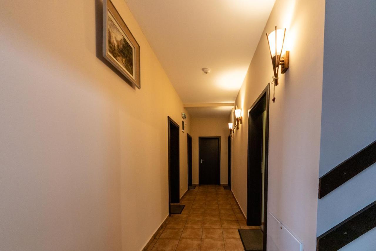 Pension Master Sinaia Exteriör bild